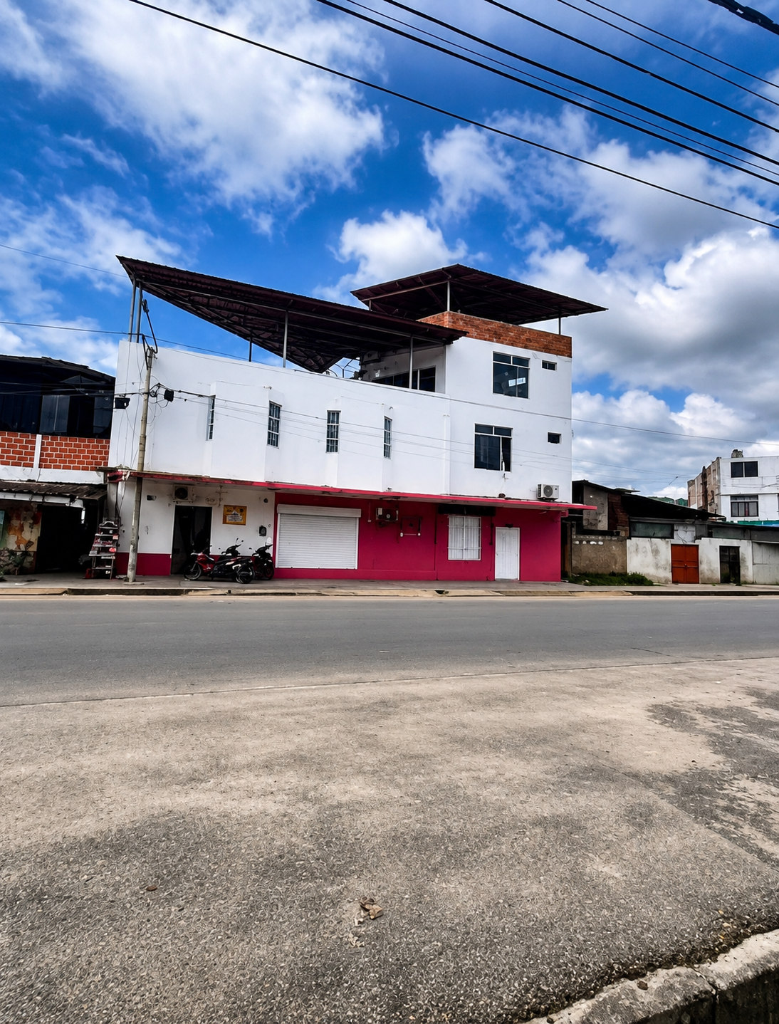 Casa a 3cdr de la Banda de shilcayo