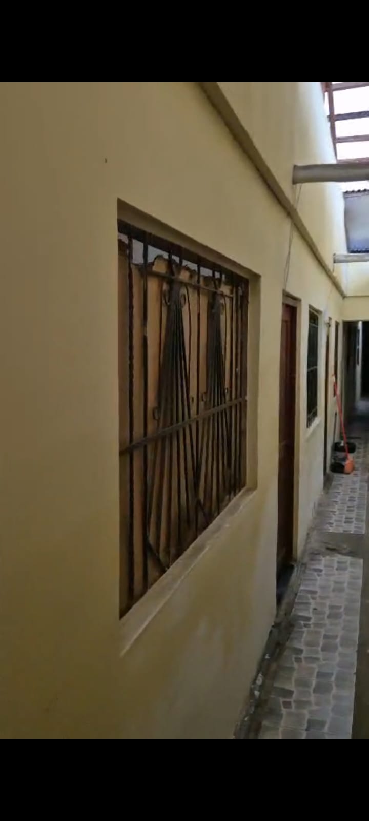Se vende excelente propiedad de 5 metros de frente por 55 metros de fondo, ubicada en José Olaya, cuadra 9